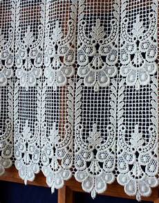 Brode Curtain