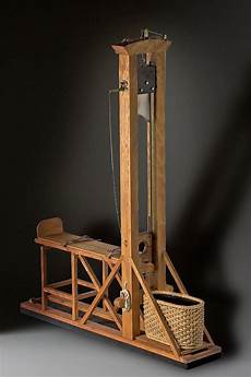 Guillotine Window