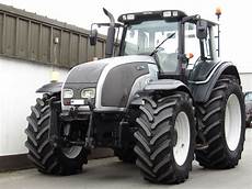 Tractors Valtra